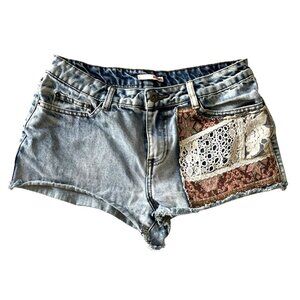 Bongo Y2K Lace Tapestry Patchwork Jean Shorts M 5 Boho Festival Cut-Offs Booty